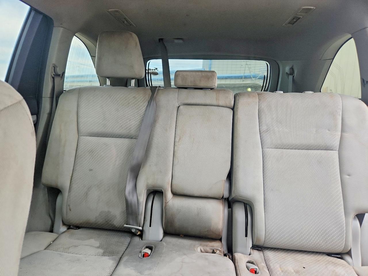 2019 TOYOTA HIGHLANDER LE photo 10