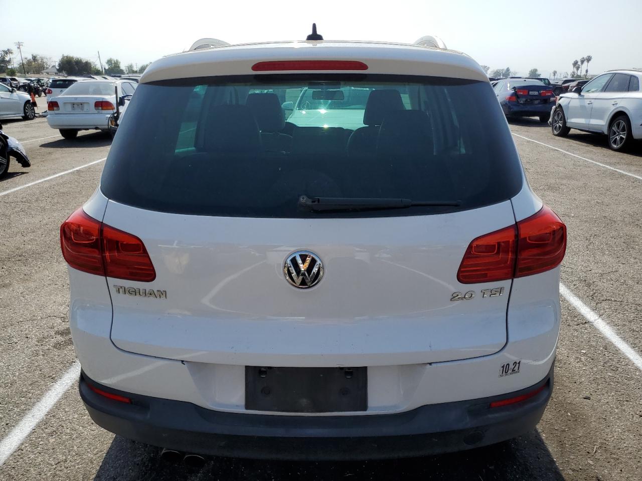 2012 VOLKSWAGEN TIGUAN S photo 11