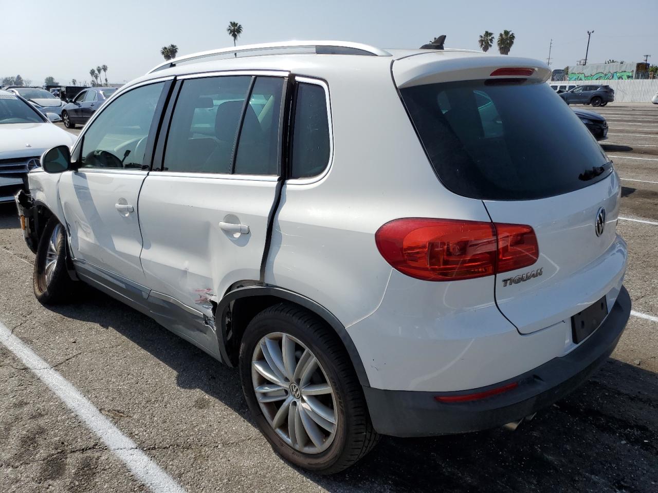 2012 VOLKSWAGEN TIGUAN S photo 3