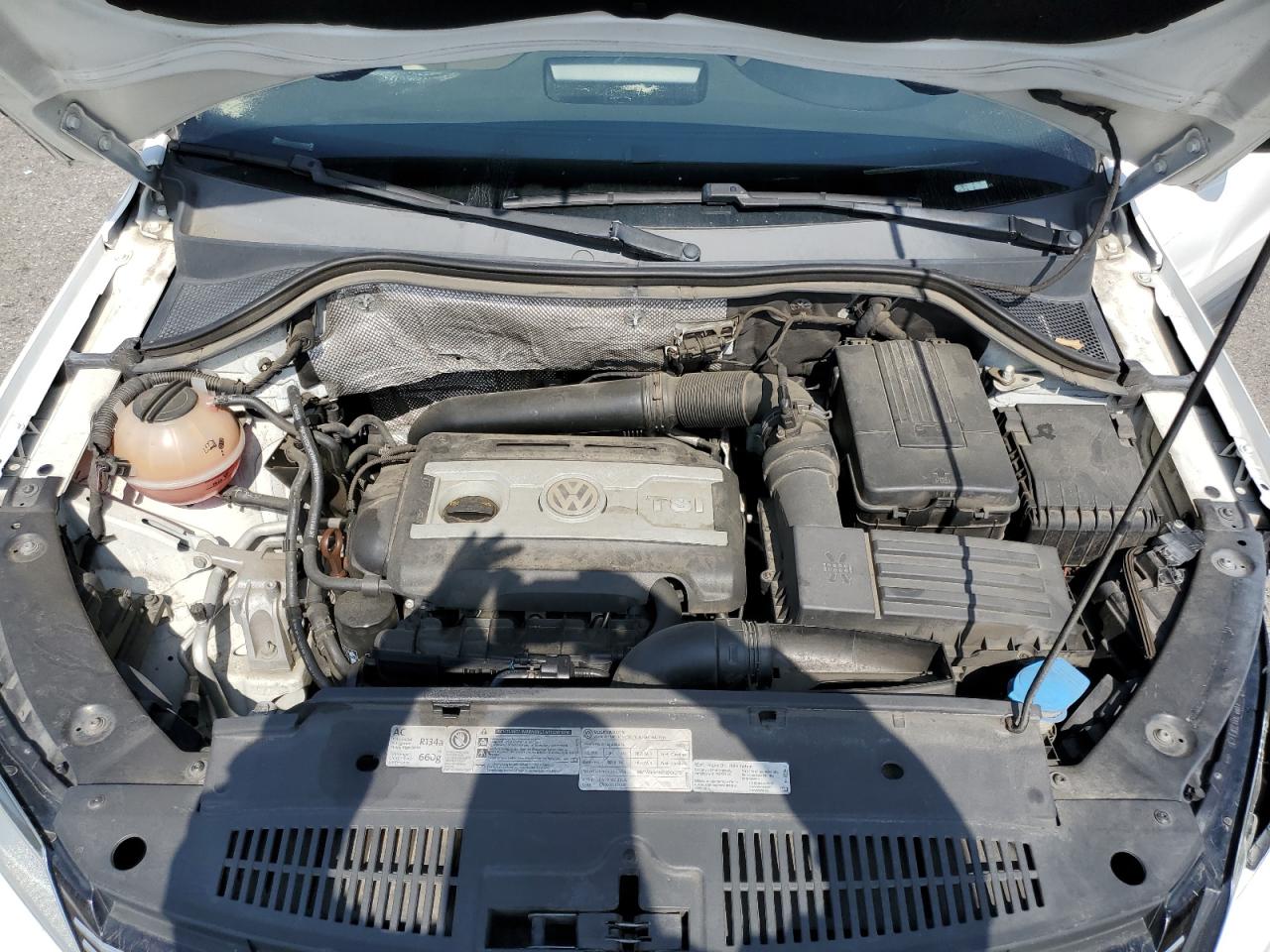 2012 VOLKSWAGEN TIGUAN S photo 23
