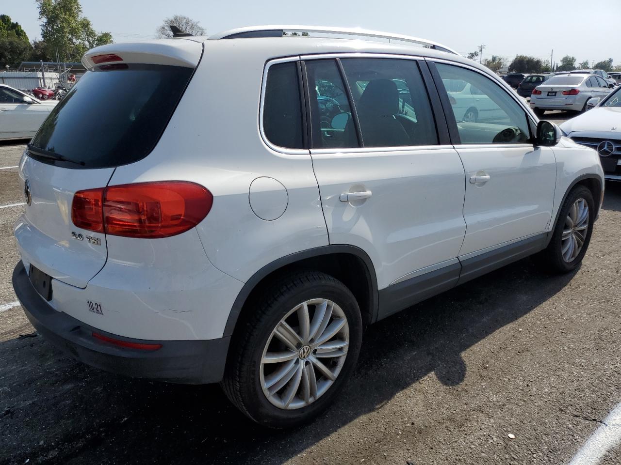2012 VOLKSWAGEN TIGUAN S photo 5
