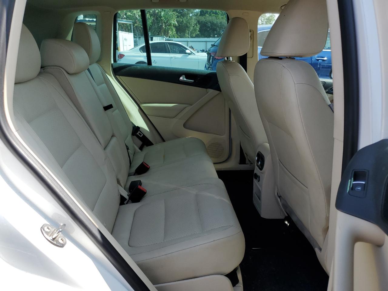 2012 VOLKSWAGEN TIGUAN S photo 21