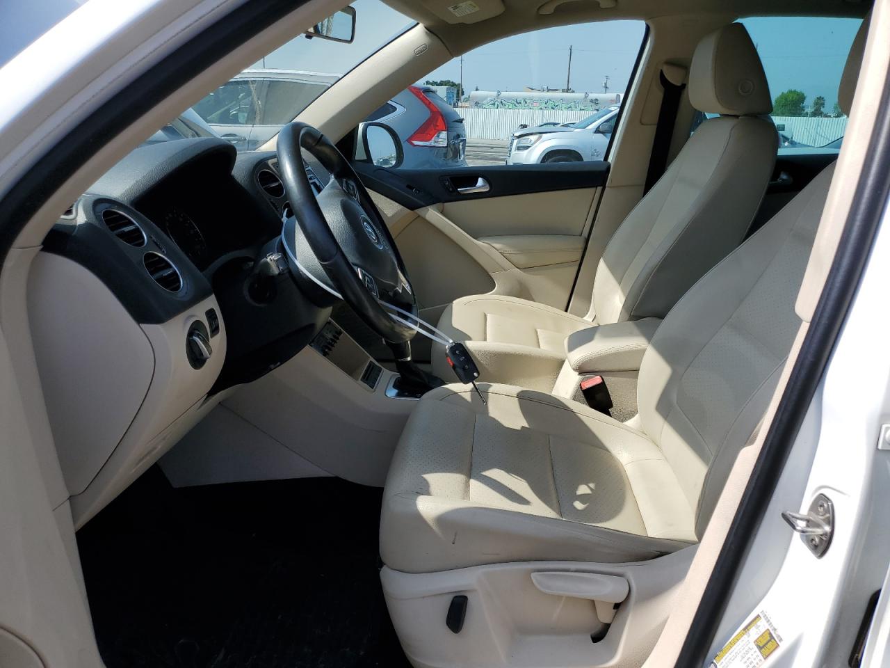 2012 VOLKSWAGEN TIGUAN S photo 13