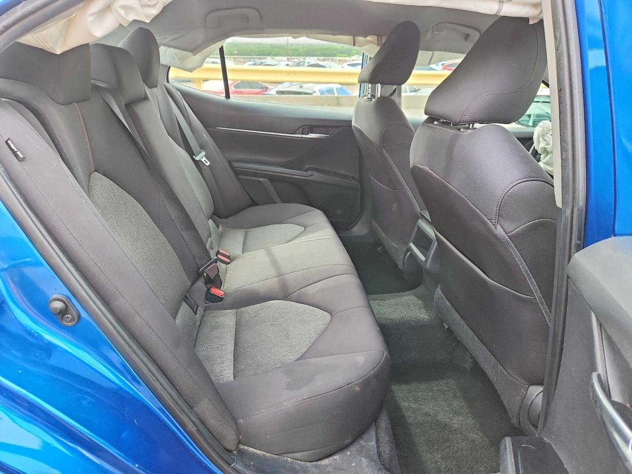 2020 TOYOTA CAMRY LE photo 28
