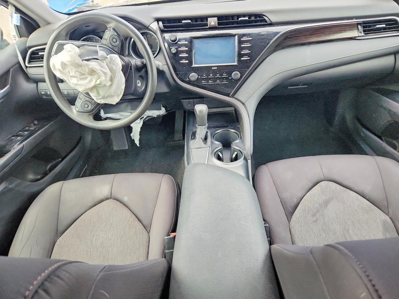 2020 TOYOTA CAMRY LE photo 22