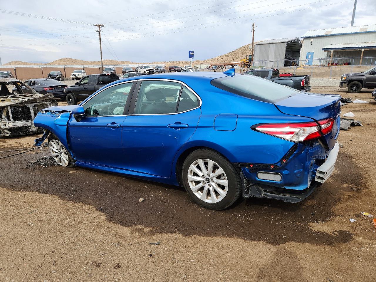 2020 TOYOTA CAMRY LE photo 4