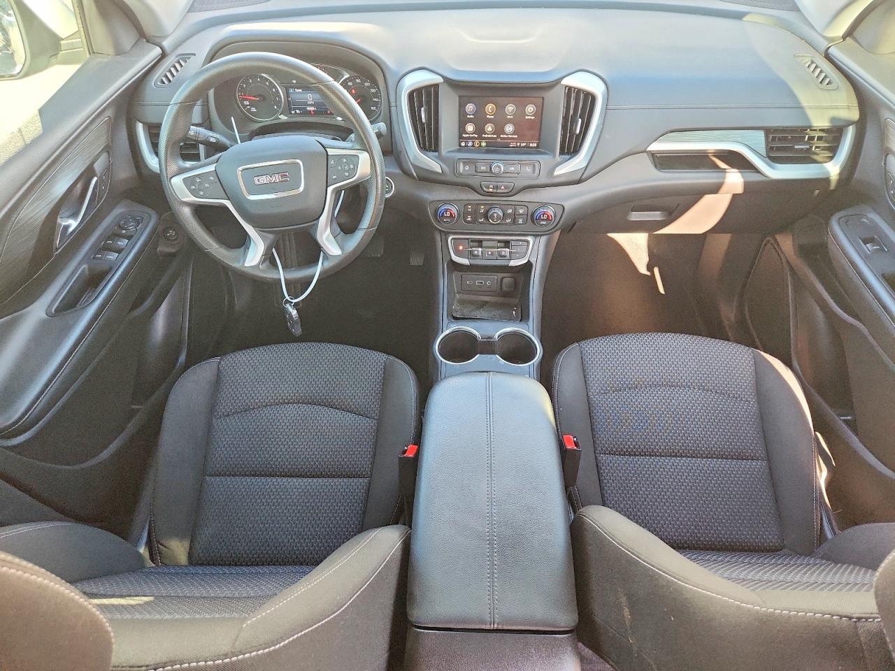 2024 GMC TERRAIN SLE photo 15