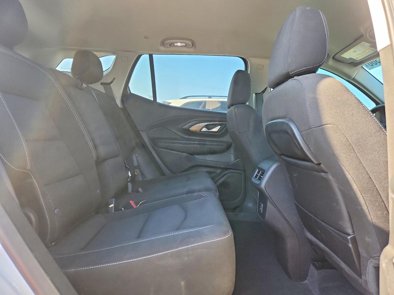 2024 GMC TERRAIN SLE photo 21
