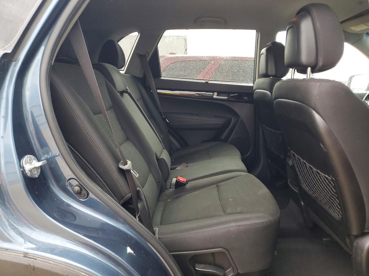 2015 KIA SORENTO LX photo 31