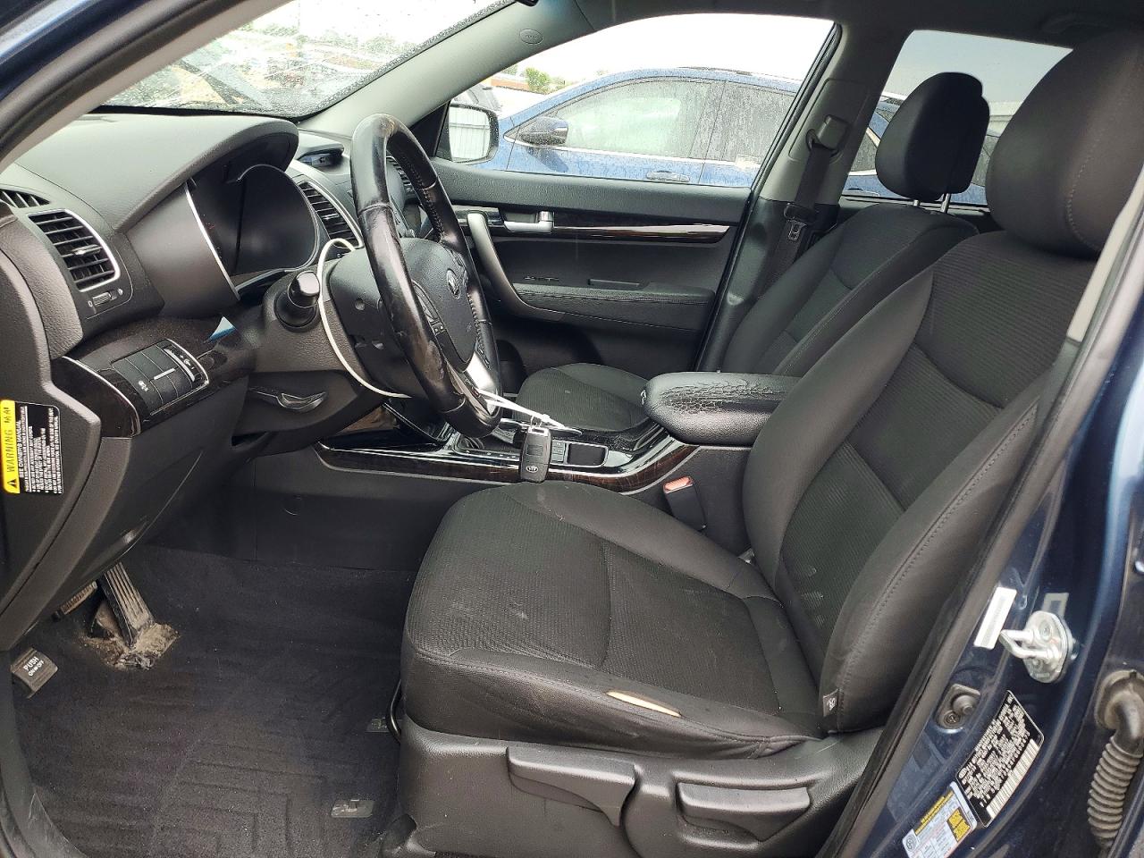2015 KIA SORENTO LX photo 19