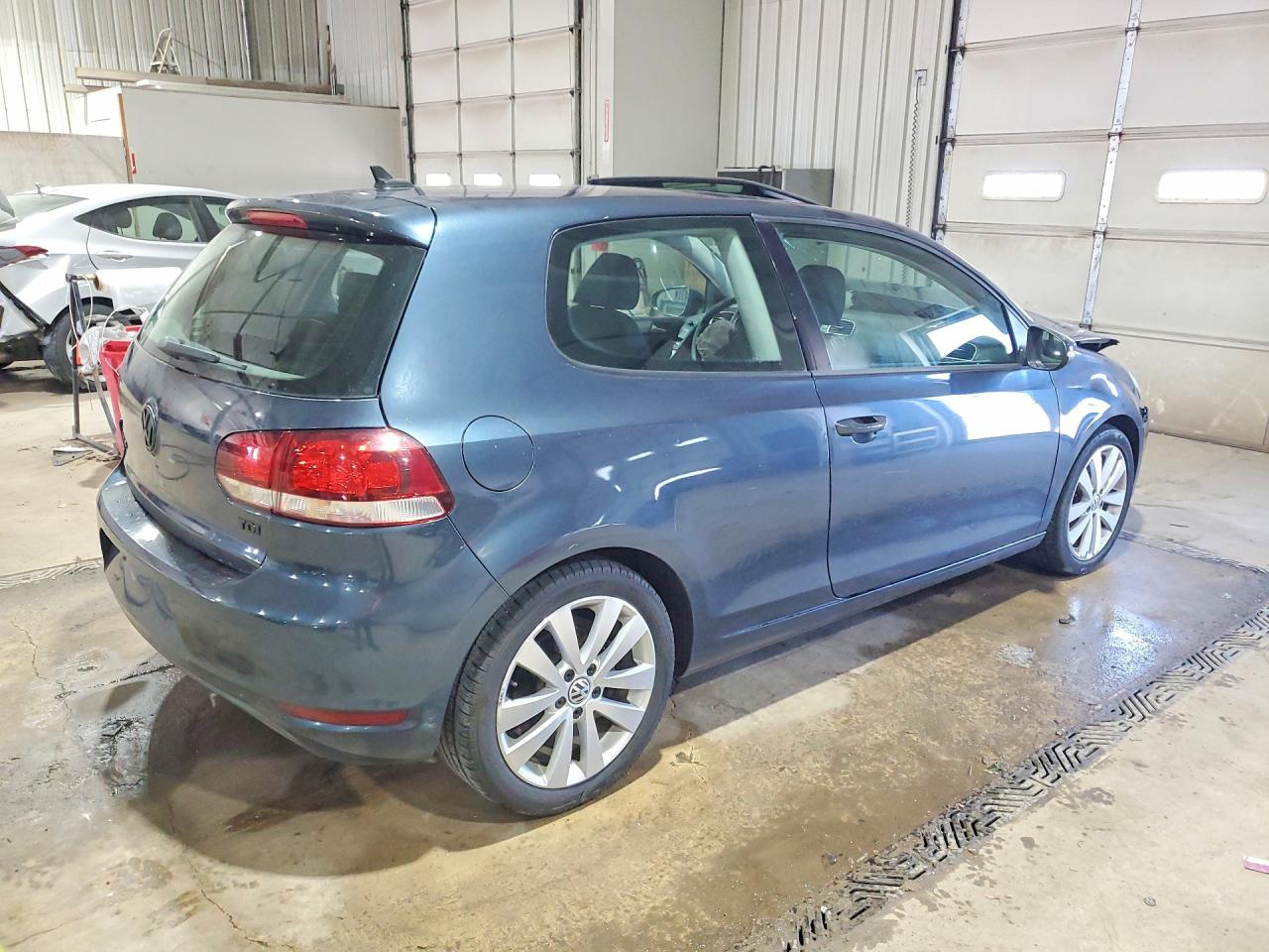 2012 VOLKSWAGEN GOLF photo 5