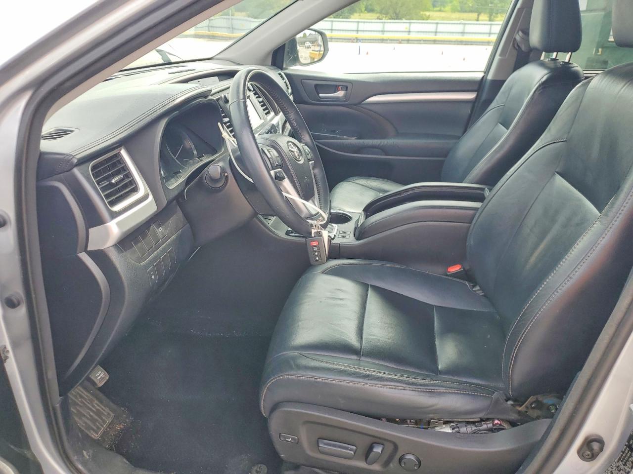 2014 TOYOTA HIGHLANDER XLE photo 19