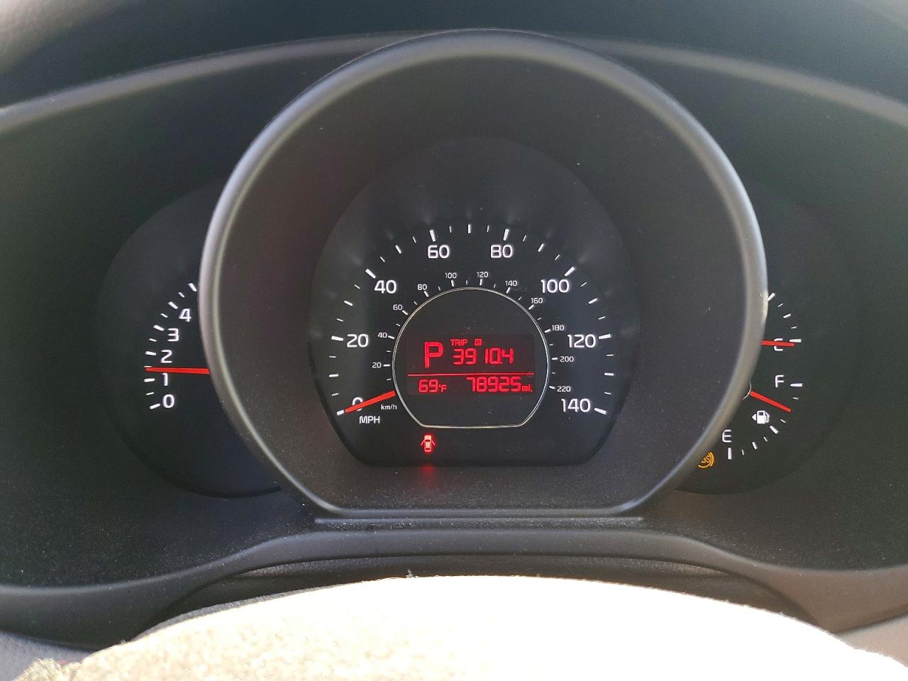 2016 KIA SOUL + photo 17
