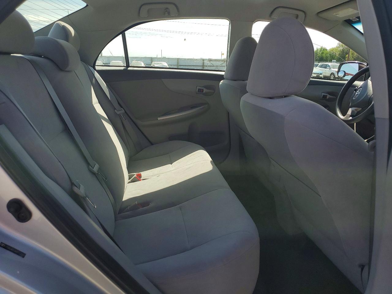 2010 TOYOTA COROLLA LE photo 19