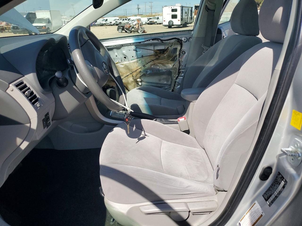 2010 TOYOTA COROLLA LE photo 13