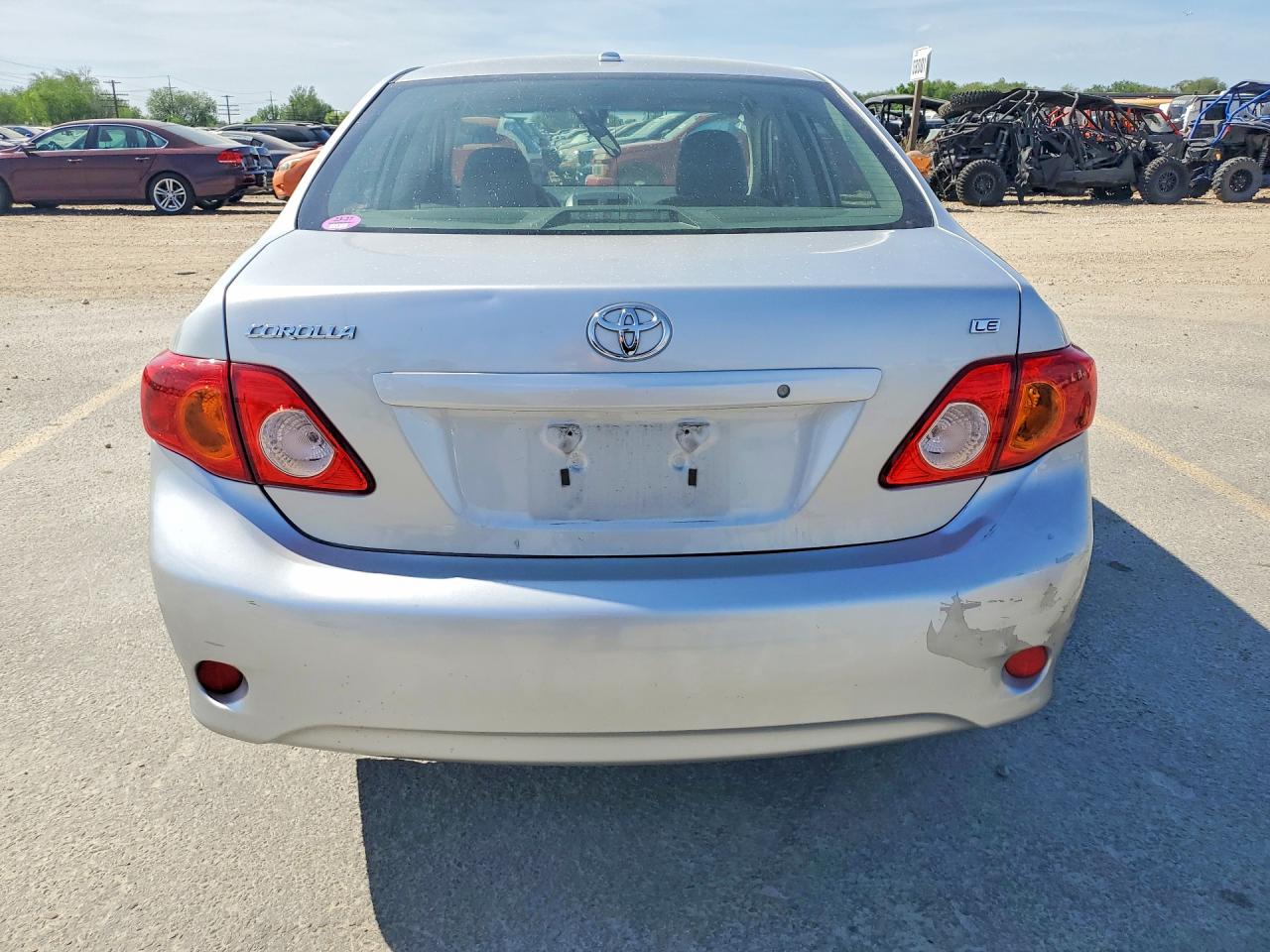 2010 TOYOTA COROLLA LE photo 11
