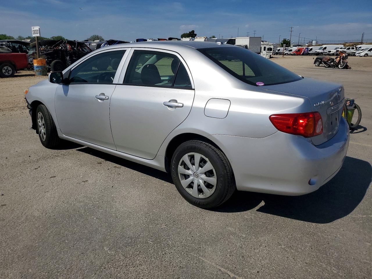 2010 TOYOTA COROLLA LE photo 3
