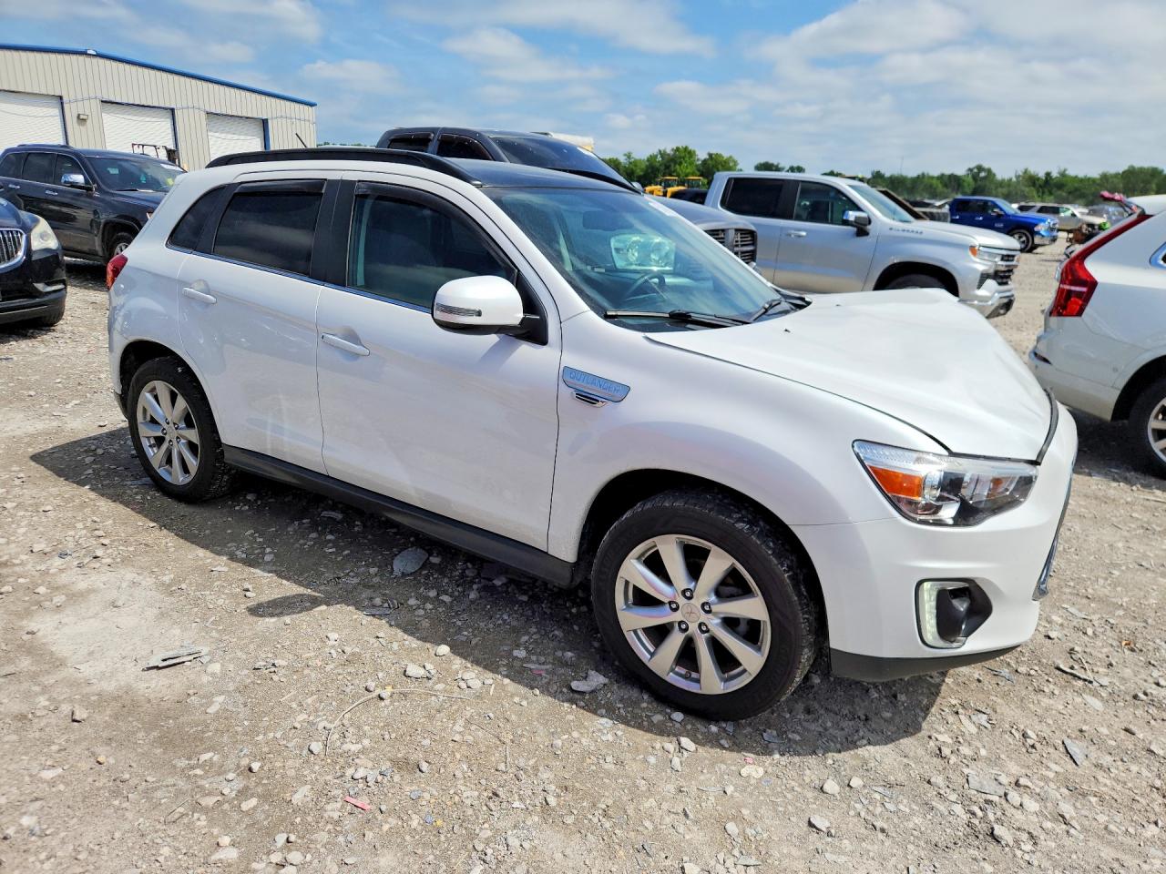 2015 MITSUBISHI OUTLANDER photo 4