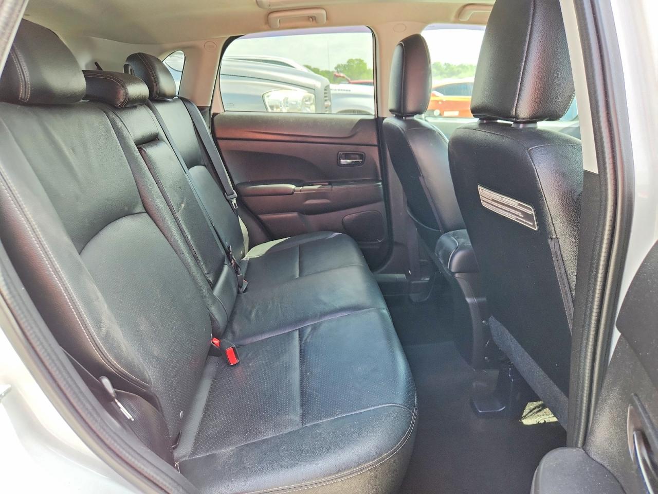 2015 MITSUBISHI OUTLANDER photo 11