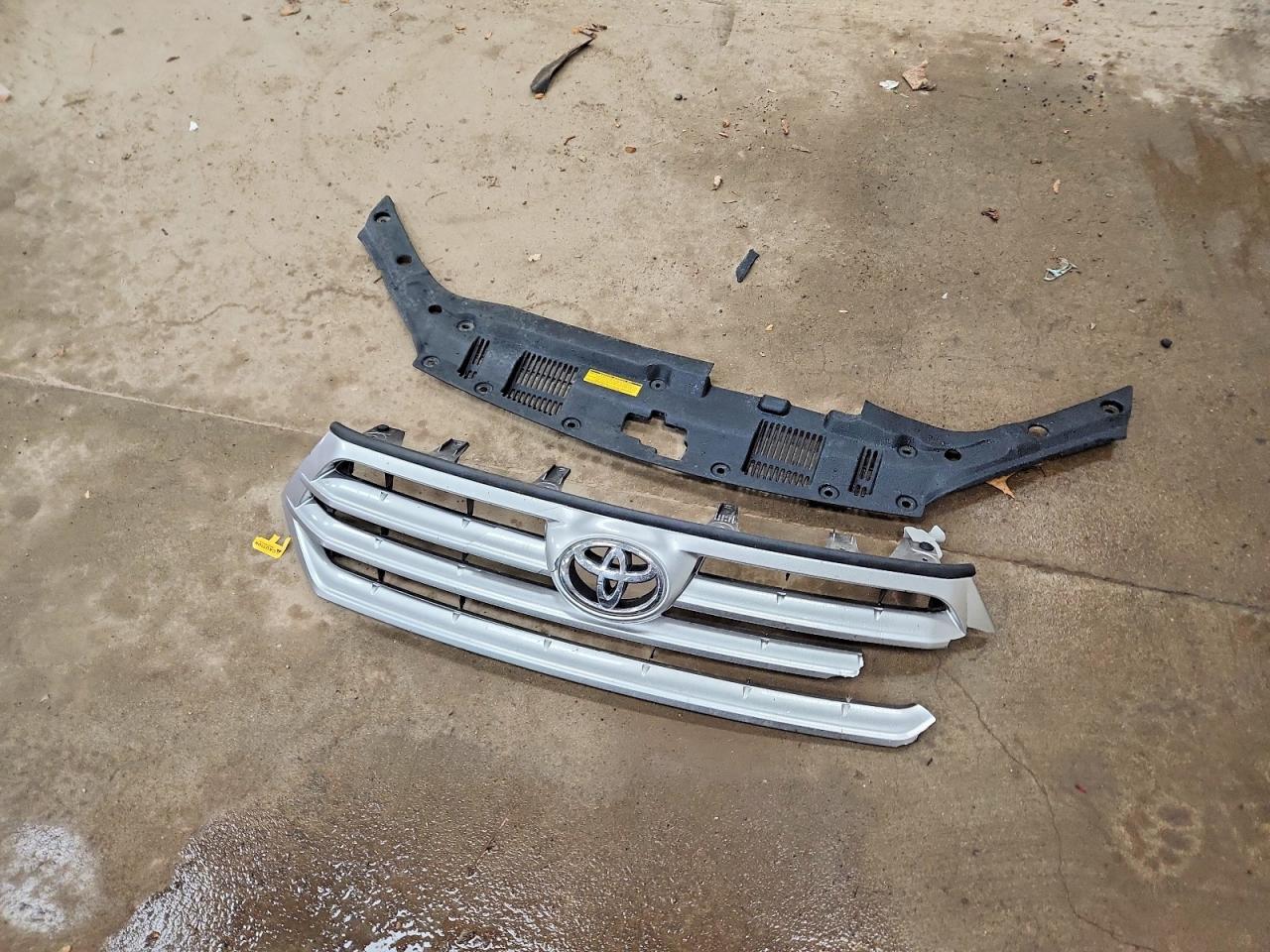 2011 TOYOTA HIGHLANDER BASE photo 37
