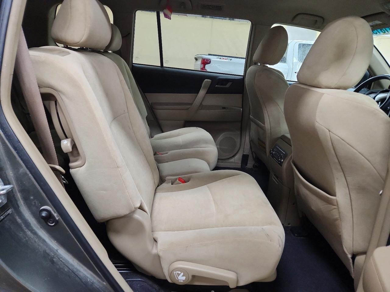 2011 TOYOTA HIGHLANDER BASE photo 31