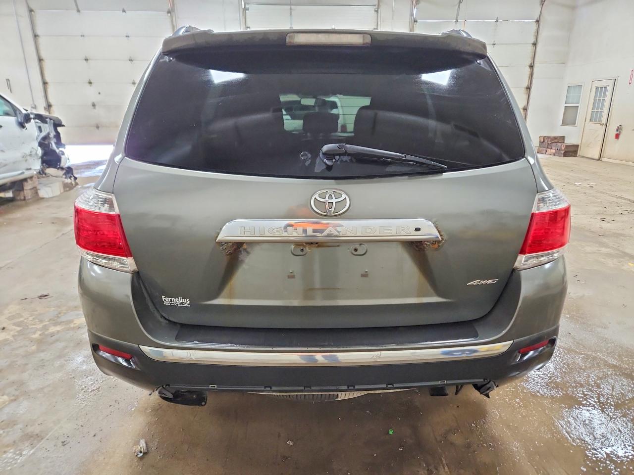 2011 TOYOTA HIGHLANDER BASE photo 16