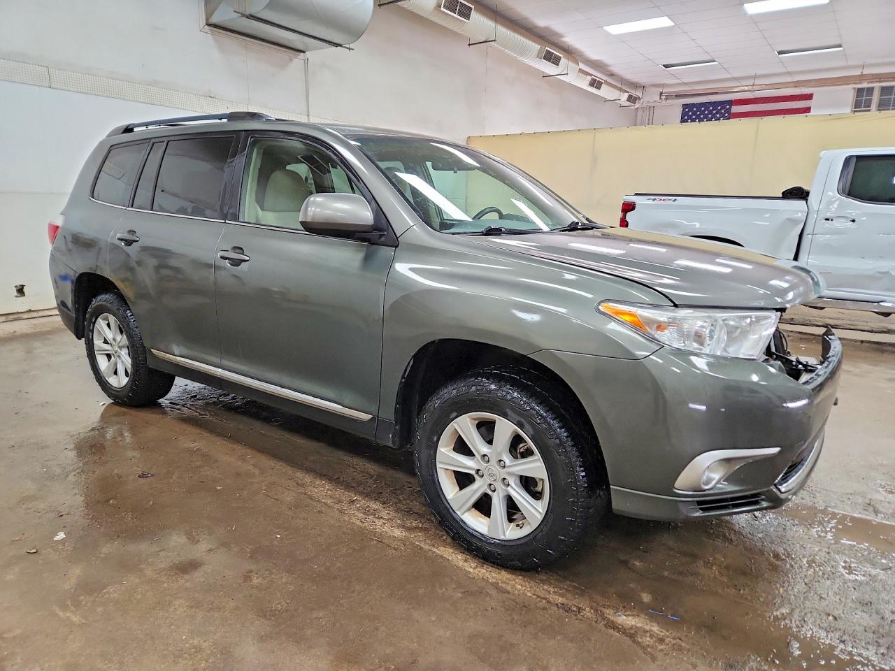 2011 TOYOTA HIGHLANDER BASE photo 10