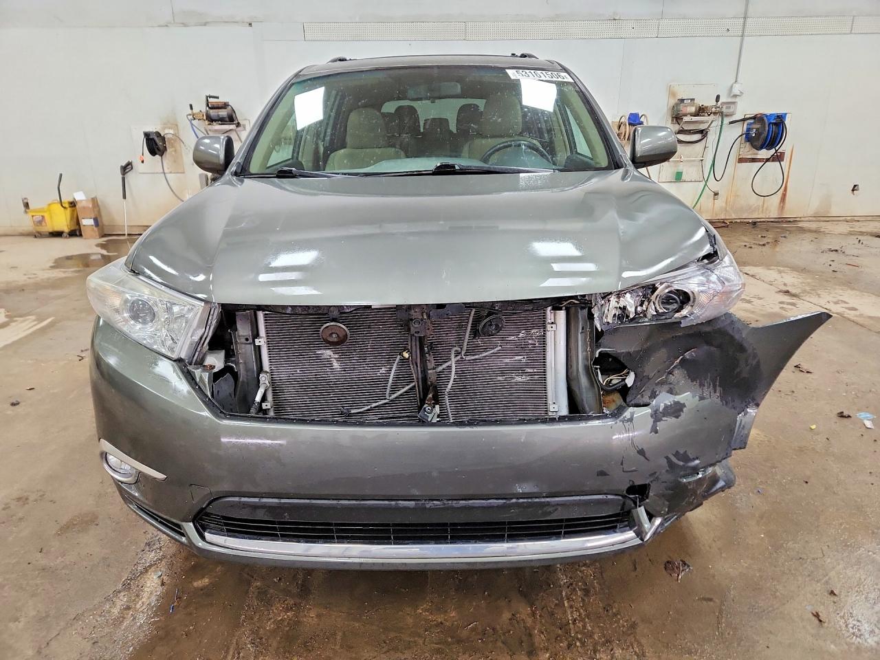 2011 TOYOTA HIGHLANDER BASE photo 13