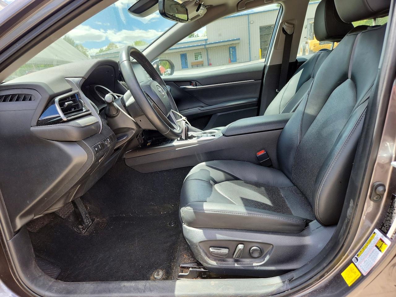 2023 TOYOTA CAMRY XLE photo 7