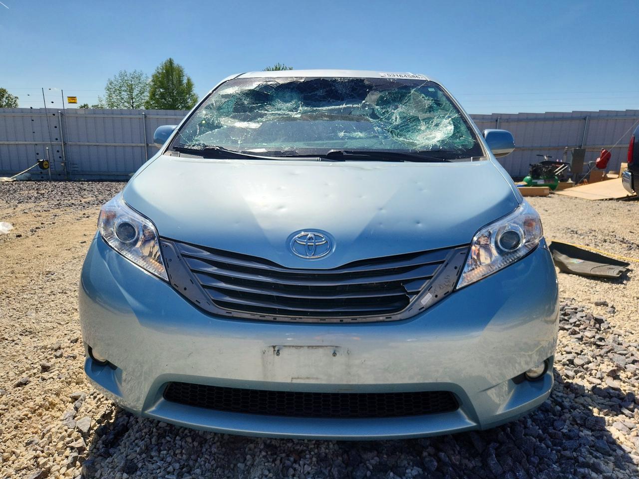 2015 TOYOTA SIENNA XLE 8-PASSENGER photo 9