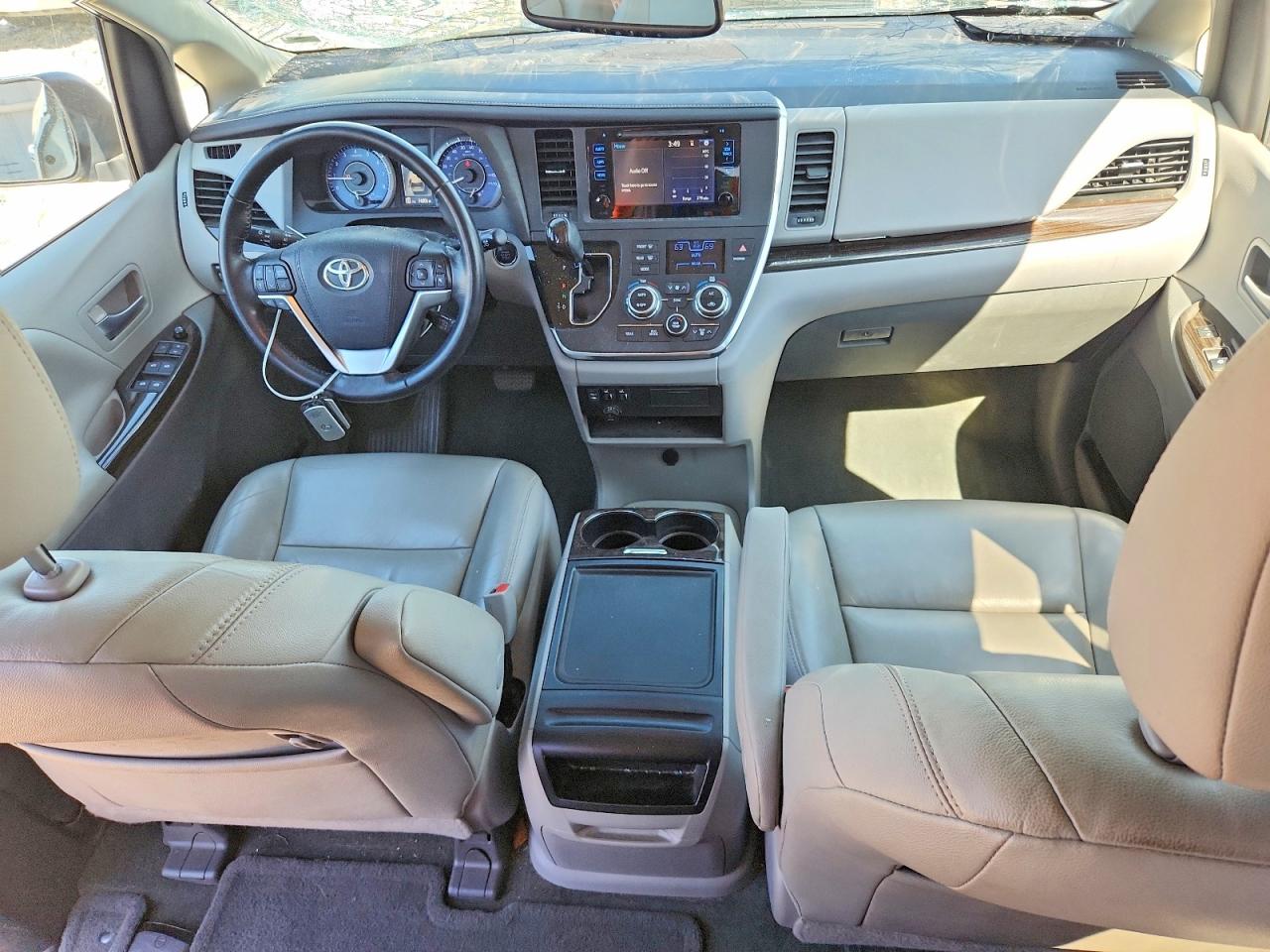 2015 TOYOTA SIENNA XLE 8-PASSENGER photo 15