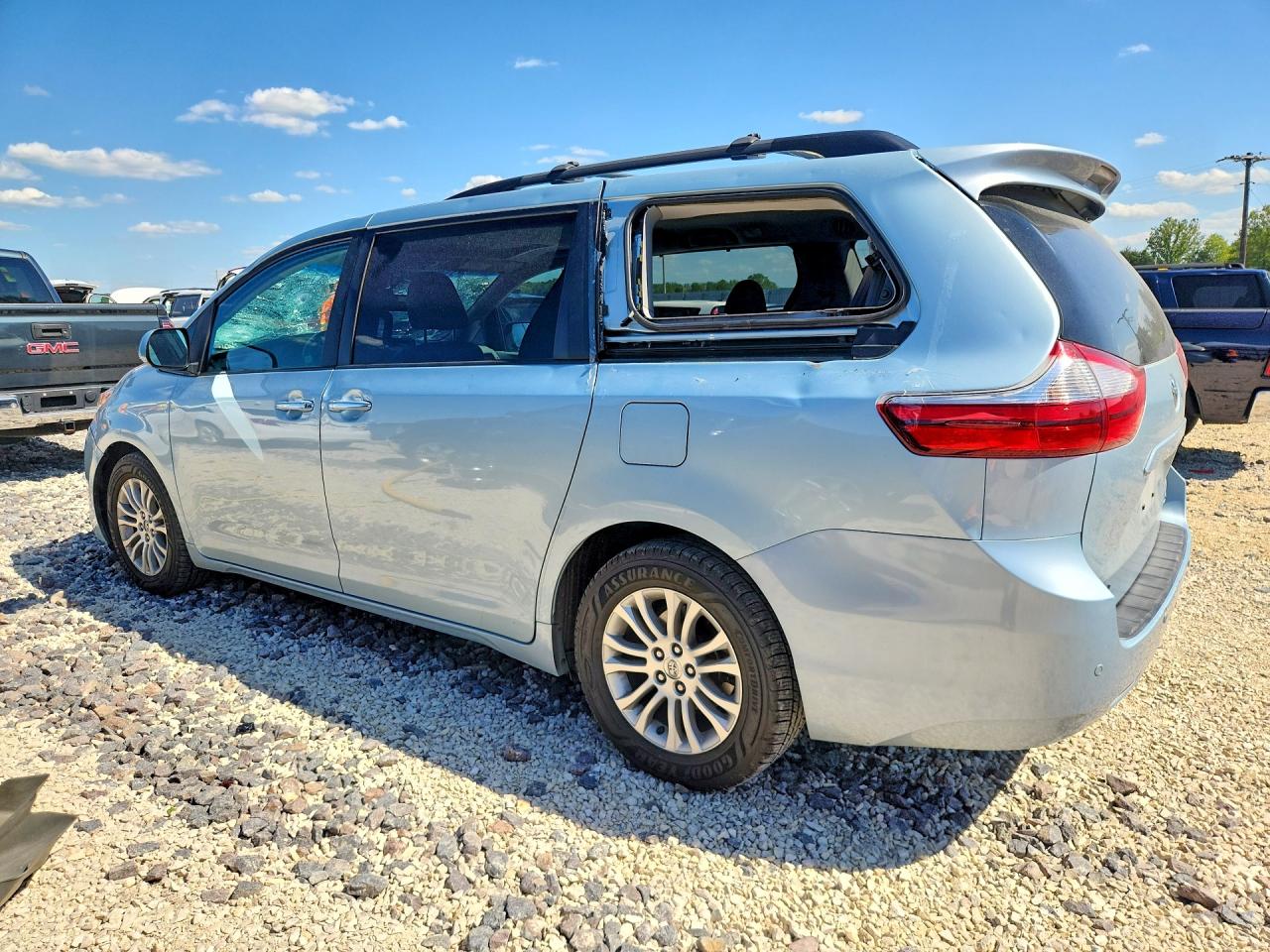 2015 TOYOTA SIENNA XLE 8-PASSENGER photo 3