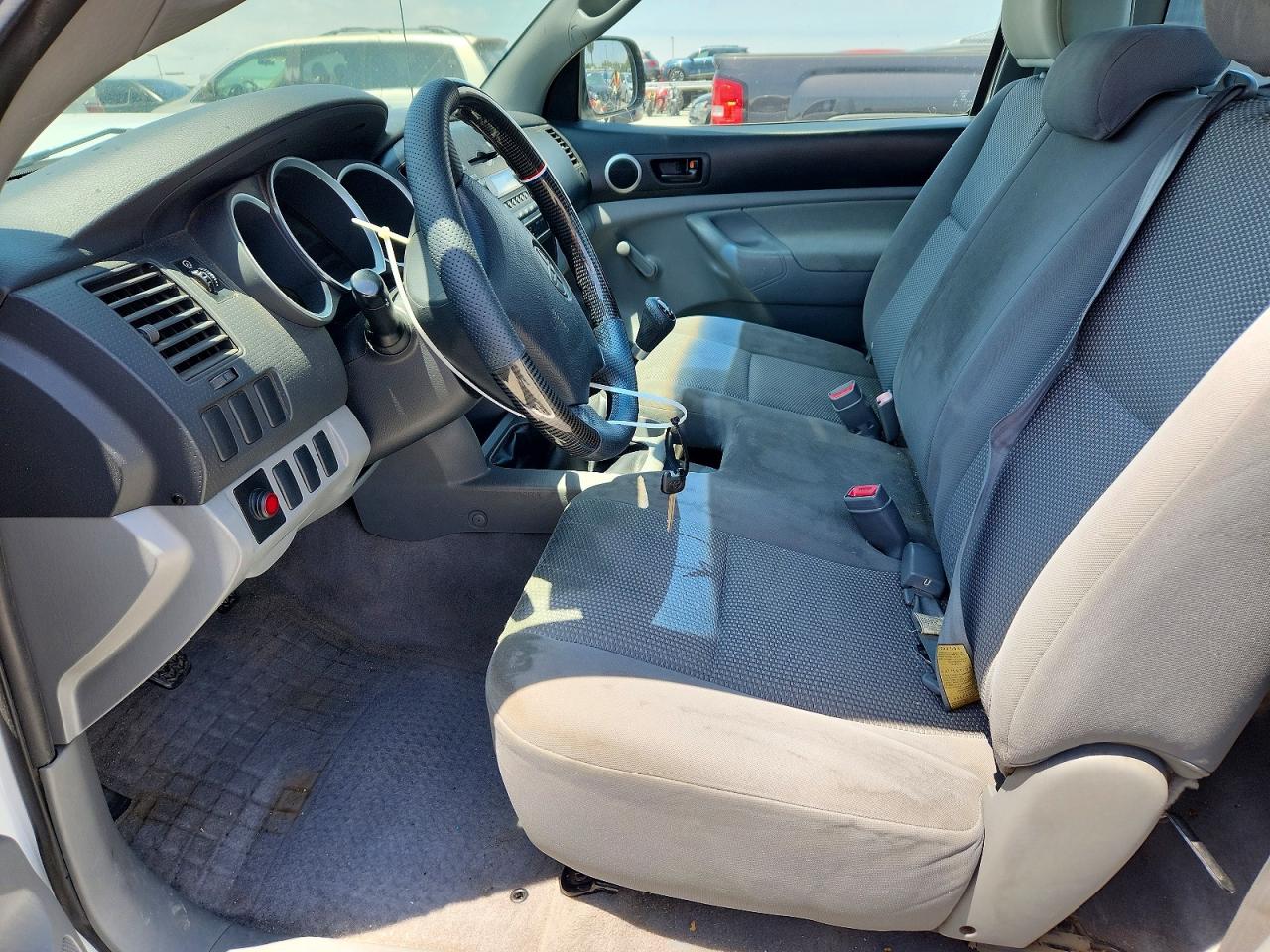 2005 TOYOTA TACOMA BASE photo 13