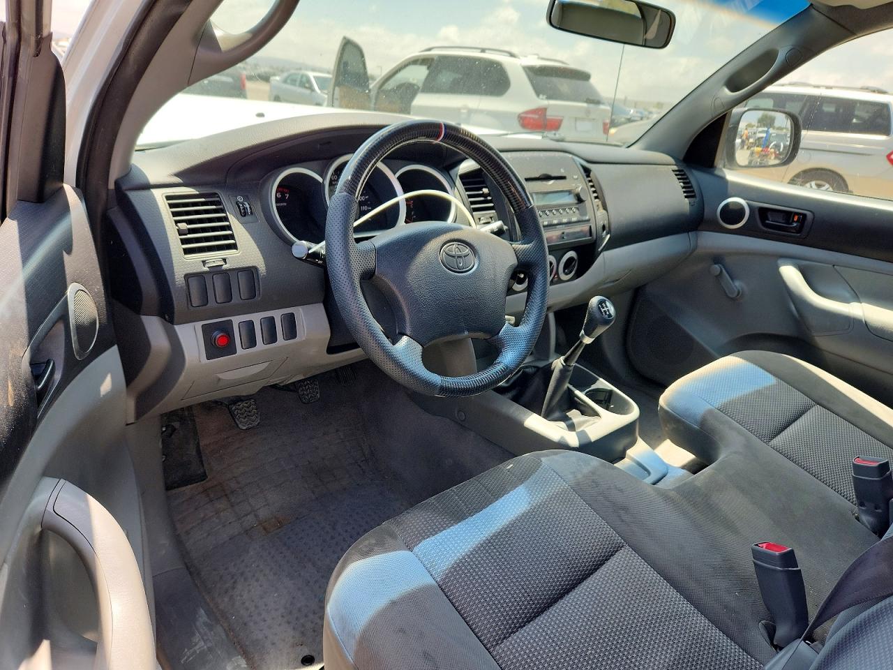 2005 TOYOTA TACOMA BASE photo 15