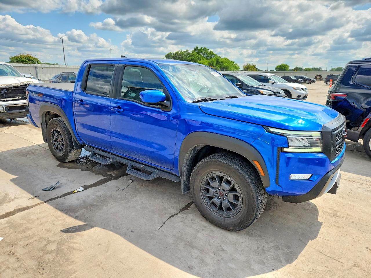 2024 NISSAN FRONTIER PRO-4X photo 10