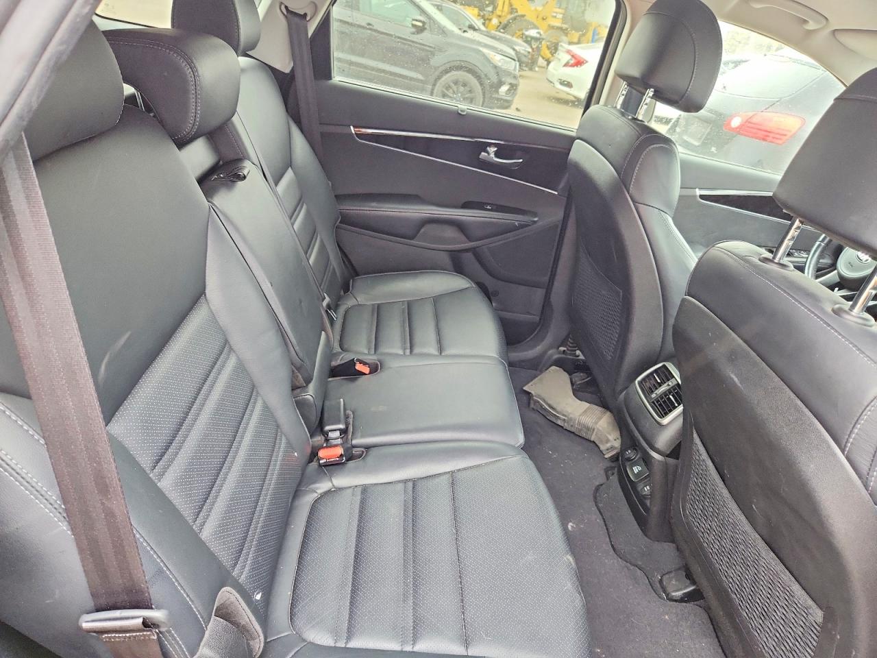 2017 KIA SORENTO EX photo 10