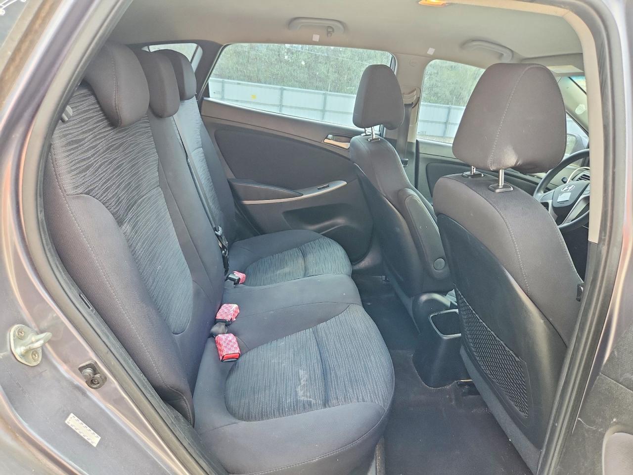 2016 HYUNDAI ACCENT SE photo 28