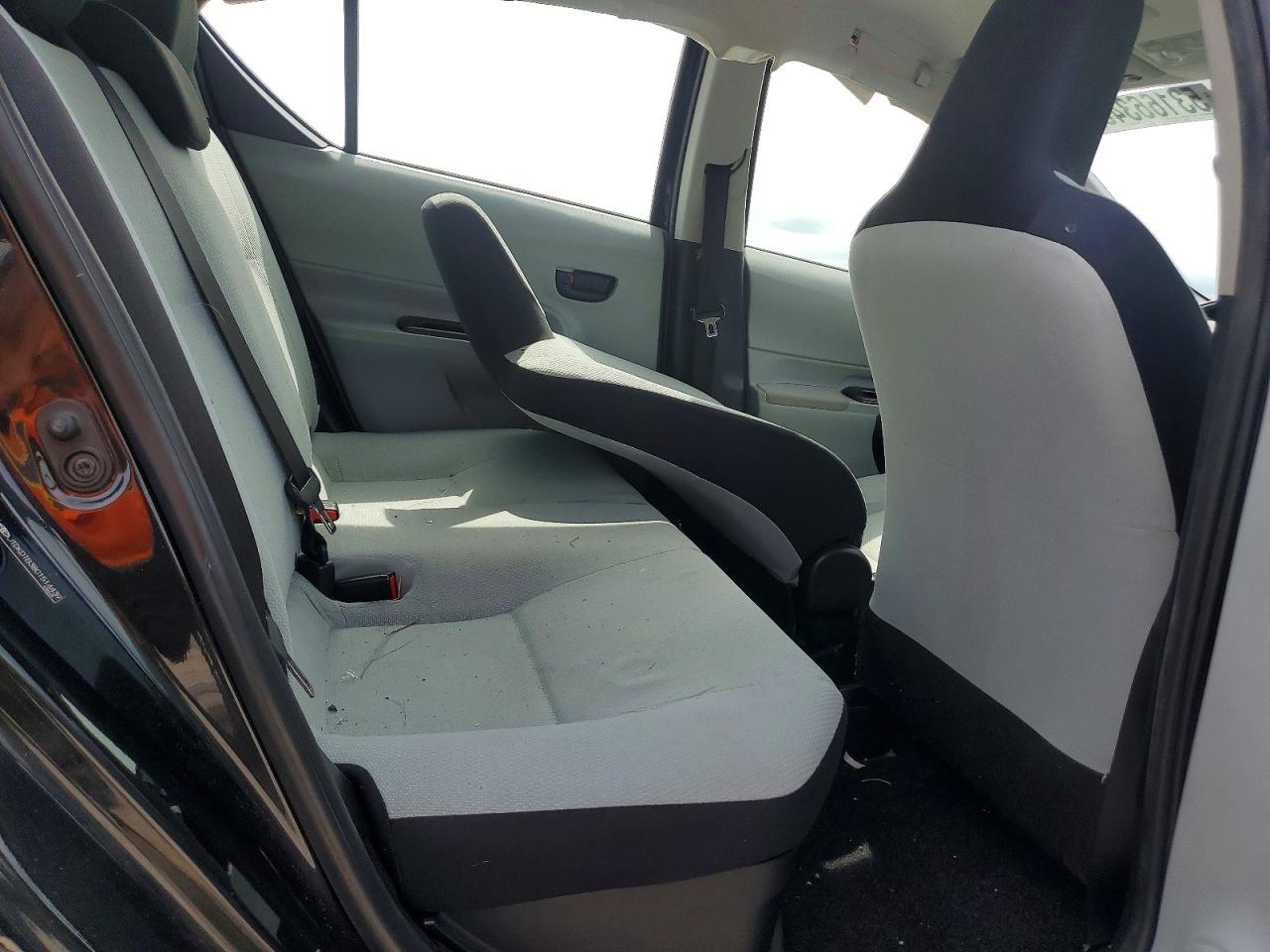 2012 TOYOTA PRIUS C ONE photo 19
