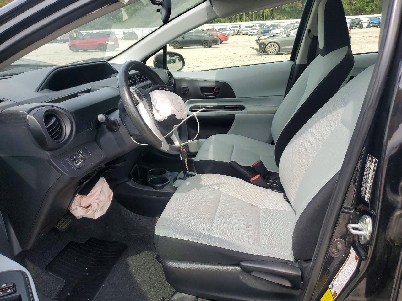 2012 TOYOTA PRIUS C ONE photo 13