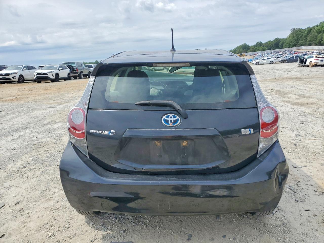 2012 TOYOTA PRIUS C ONE photo 11