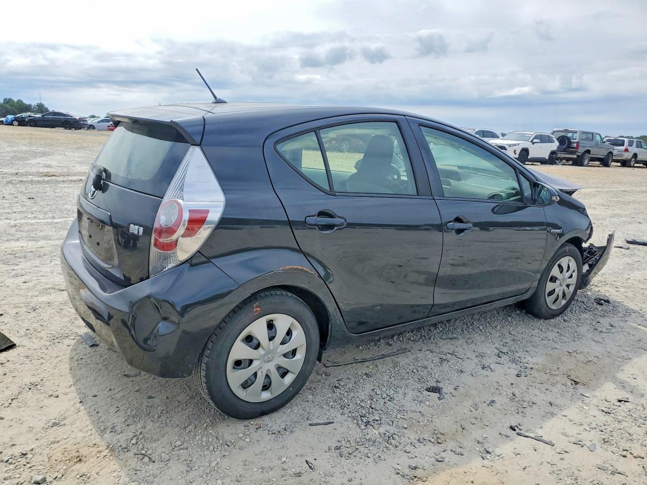 2012 TOYOTA PRIUS C ONE photo 5