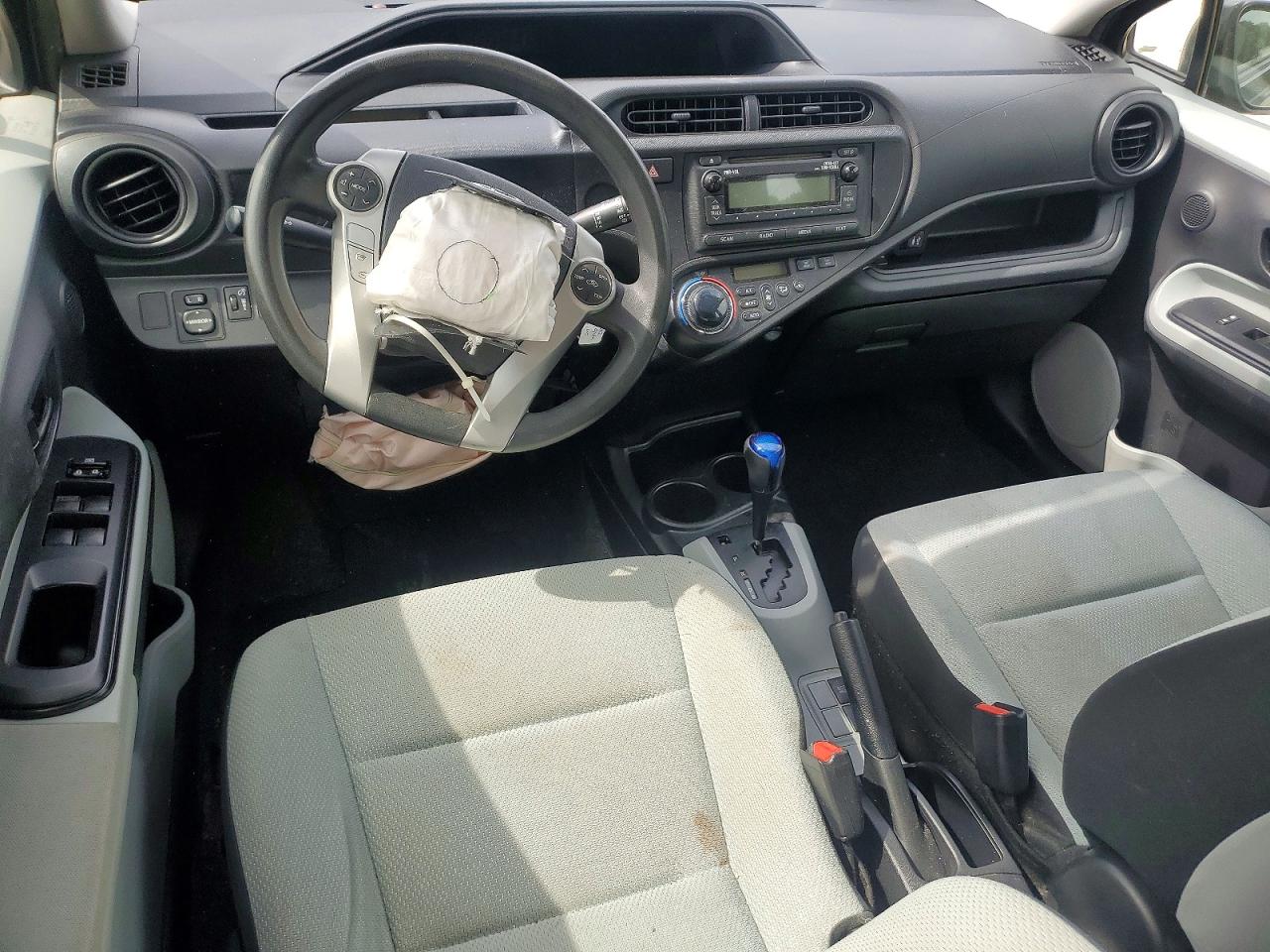2012 TOYOTA PRIUS C ONE photo 15