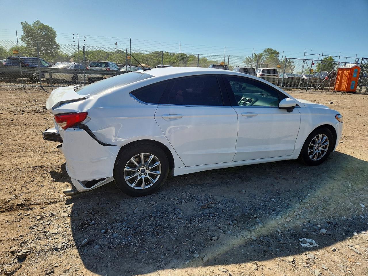 2018 FORD FUSION S photo 5