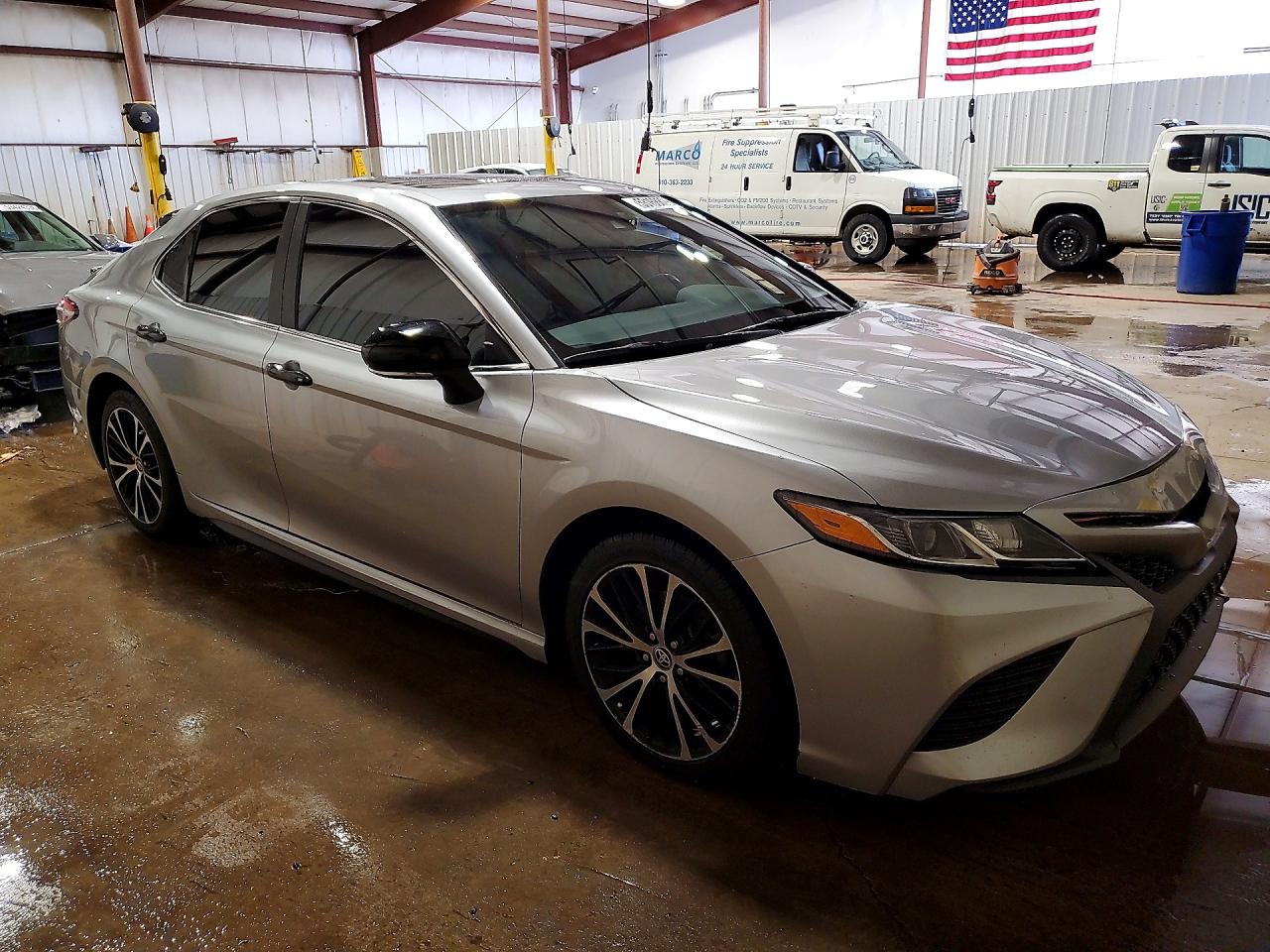 2020 TOYOTA CAMRY SE photo 10
