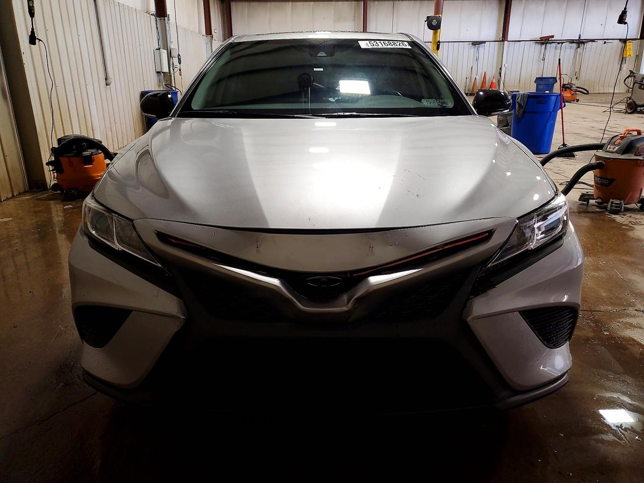 2020 TOYOTA CAMRY SE photo 13