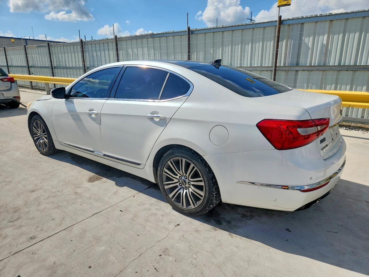 2015 KIA CADENZA PREMIUM photo 2