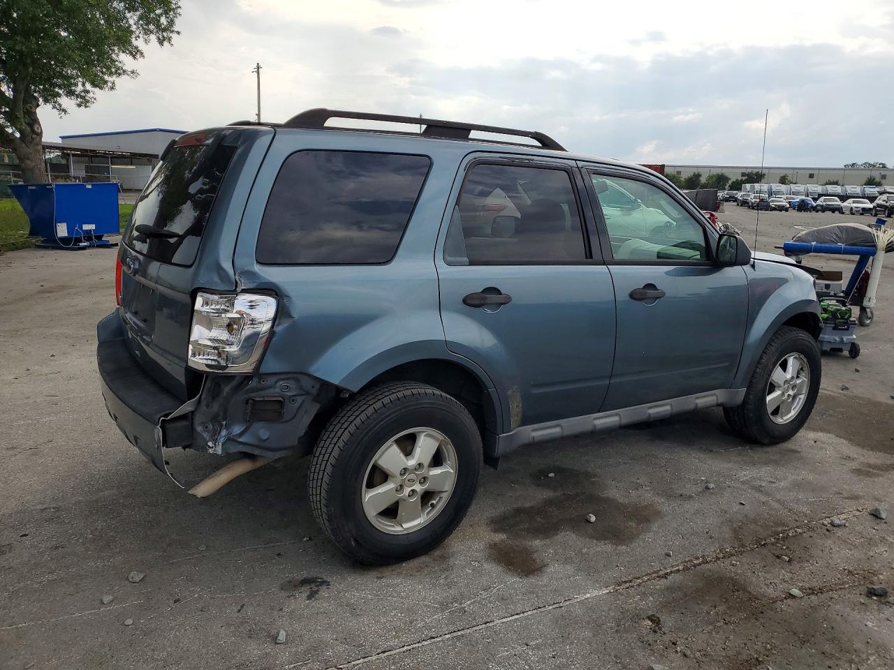 2012 FORD ESCAPE XLT photo 5