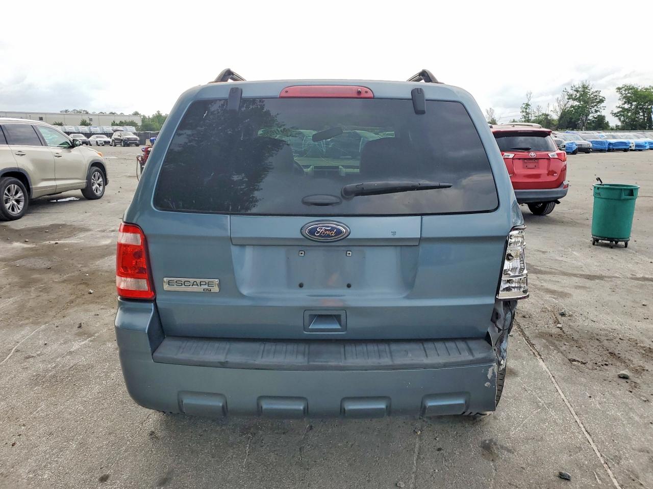 2012 FORD ESCAPE XLT photo 11