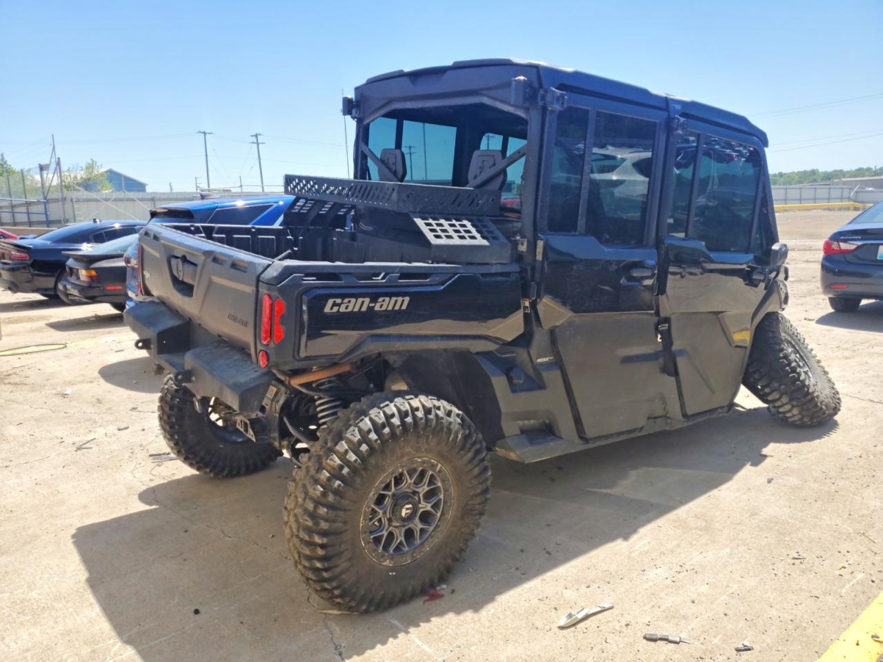 2024 CAN-AM DEFENDER UTILITY VEHICLE photo 4