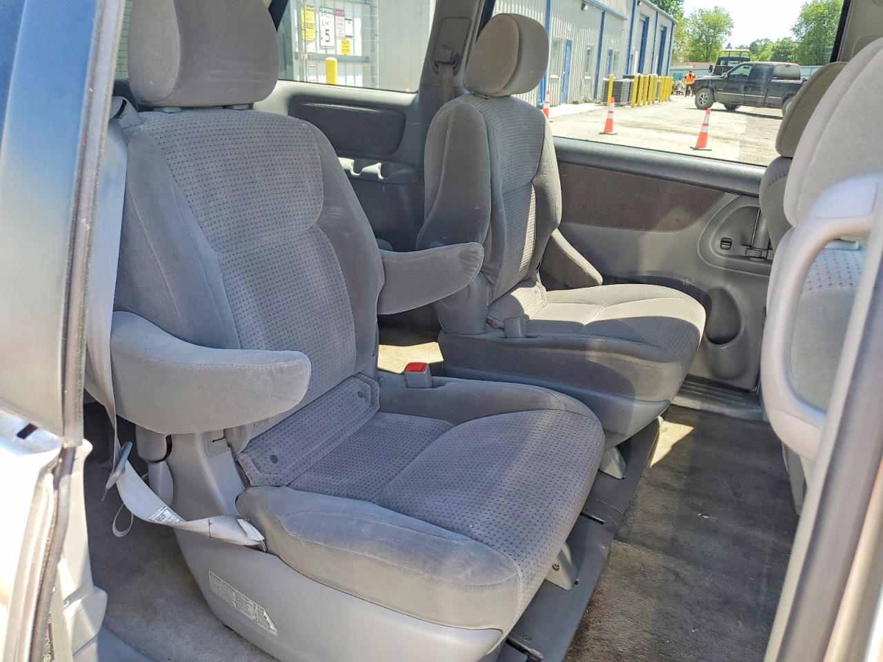 2006 TOYOTA SIENNA LE 7 PASSENGER photo 31